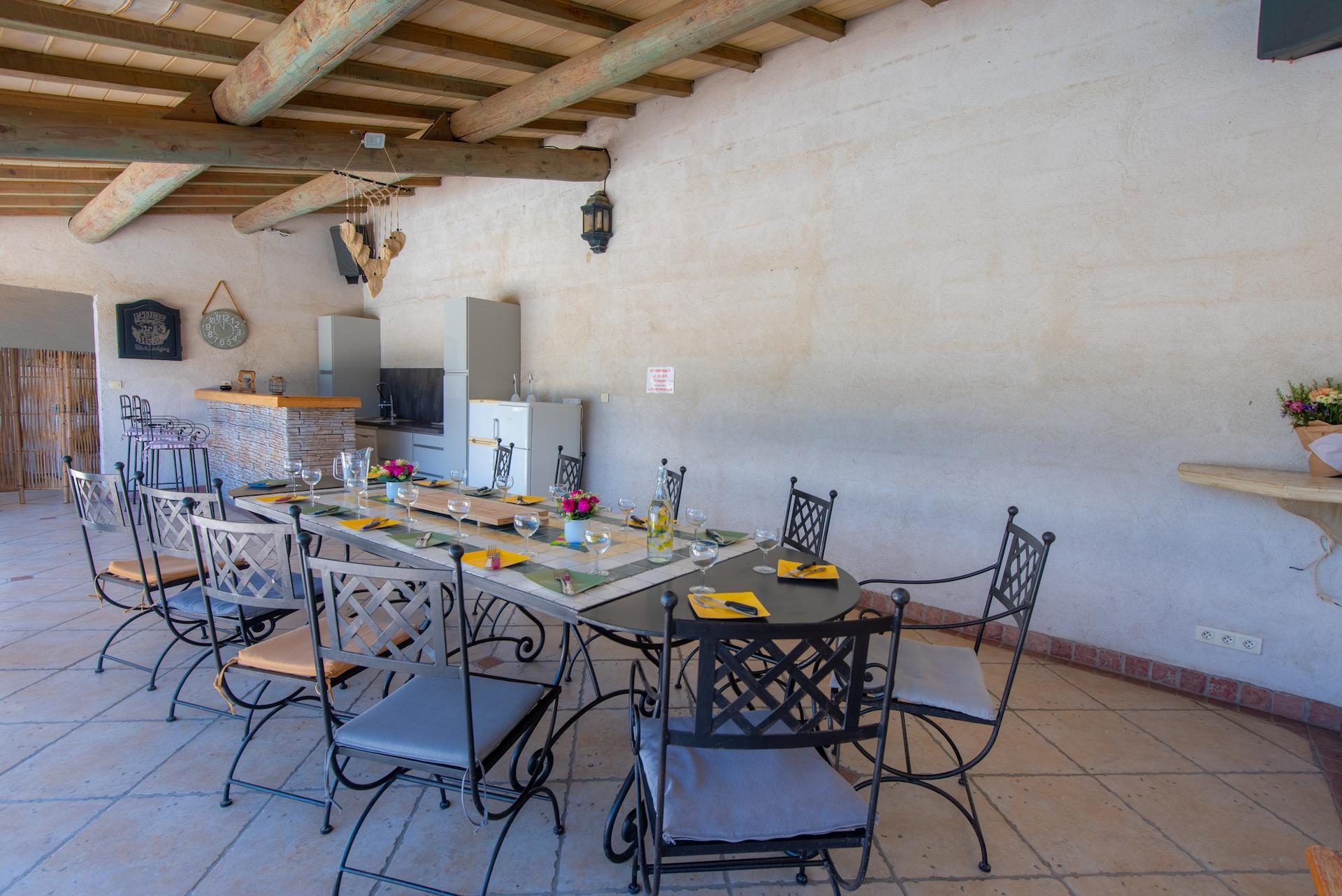 Villa L'Estel - Coin repas extérieur